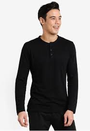 10 Pilihan Kaos Hitam Yang Menjadikan Gaya Anda Semakin Keren