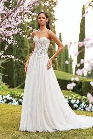 Maybe you would like to learn more about one of these? Tragerlos Brautkleider Sincerity Bridal