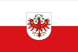 De veroorzaker luistert naar de naam norris, die bij het uitkomen van de eerste bocht iets te enthousiast op het gas en daardoor spint. Koop Hier Uw Tirol Deelstaat Oostenrijk Vlag Bij Wereldvlaggen Nl