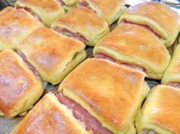 Ces Lanches Sont Tres Bons Et Simples A Faire C Est Une Des Recettes Qui Vaut Toujours La Peine De Recettes De Cuisine Recettes De Cuisine Portugaise Recette