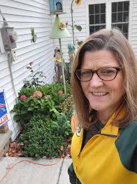 Homecoming mum tradition in Texas