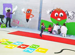 Jun 02, 2020 · te ofrecemos una lista de hasta 13 juegos para hacer con los niños en la terraza o patio de casa. Padres Y Alumnos Del Colegio De Tinajas Decoran El Patio Pintando En El Suelo Juegos Tradicionales Cuenca News
