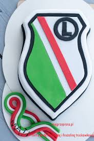 Legia warszawa logo svg vector. Tort Legia Warszawa Tort Z Biala Czekolada I Fruzelina Truskawkowa Instrukcja Krok Po Kroku Mojprzepisna Pl