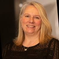 Lisa Tye's Instagram, Twitter & Facebook