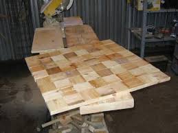 Tisch Aus Holzresten Flache Aus Holzresten Holzreste Holz Tischplatte Rund