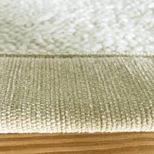 Tapis en laine en vente sur un amour de tapis, spécialiste du tapis depuis plus de 35 ans. Tapis Sur Mesure Ecru En Laine Bouclee Finition Gansee Beige Inspiration Luxe