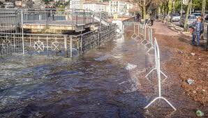 Como in ginocchio per la violenta ondata di maltempo che da lunedì sera sta creando emergenze in gran parte del territorio lariano. Maltempo Si Allaga Anche Il Duomo Lago Stabile Ma Resta L Allarme Cronaca Como