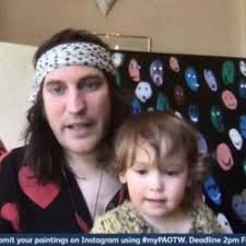 Noel Fielding shows his daughter Dali