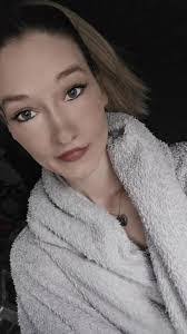 Sharon Siewert's Instagram, Twitter & Facebook