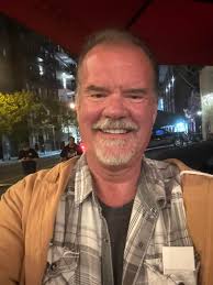 Happy hippie from middle Tennessee! Happy to be here!