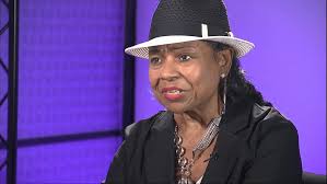 Linda Batts's Instagram, Twitter & Facebook