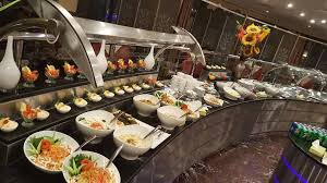 يقع فندق قصر السلام أحد فنادق أبها على شارع الإمام محمد بن سعود يطل على سد أبها، ويوفر مطعم يقدم بوفيهات. ØªÙ‚Ø±ÙŠØ± Ù…ÙØµ Ù„ Ø¹Ù† Ù…Ø·Ø¹Ù… Ø§Ù„Ø¯ÙˆØ§Ø± Ø§Ø¨Ù‡Ø§ Ø§Ù… Ø§Ù„Ù‚Ø±Ù‰