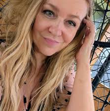 The More You Know Tuesday 🌈 ... @abbeyf_artistry ⤵️⤵️⤵️  https://www.instagram.com/p/Cc08bXYOB4a/?igshid=YmMyMTA2M2Y=