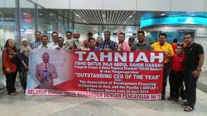 Datuk abdul rahim hassan dan saudara azri abdrul aziz. Tekun Nasional On Twitter Sambutan Kepulangan Ceo Tekun Nasional Datuk Rahim Hassan Yg Baru Pulang Dari Moscow Smlm Selepas Menerima Anugerah Http T Co Nhkcfwlljq