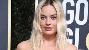 Margot Robbie Brings Embroidered Chanel Glam to 2020 Golden Globes Red  Carpet
