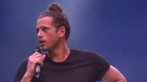 In 2006 stond laureij voor het eerst op het podium, als een van de deelnemers van de rotterdamse talent night. Patrick Laureij Muffins Youtube