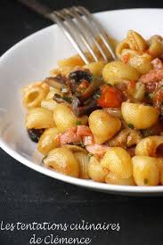 Pates Sauce Tomate Epicee Champignons Et Lardons Les Tentations Culinaires De Clemence Recettes De Cuisine Sauce Pour Pates Idee Nourriture