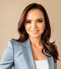 Samantha Emberton's Instagram, Twitter & Facebook