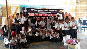 Pada tahun 1994, sekolah menengah tanah merah ditukarkan kepada sekolah menengah tanah merah (1) selepas penubuhan sebuah lagi sekolah iaitu sekolah menengah tanah merah (2) yang baru. Smk Dato Mahmud Paduka Raja 2 17500 Tanah Merah Kelantan Halaman 5