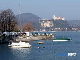 La prima documentazione scritta che conferma l'esistenza di una località socialmente arona lago maggiore piemonte #arona #lagomaggiore #piemonte. Lago Maggiore Ancora Inquinamento Vicino Ad Arona