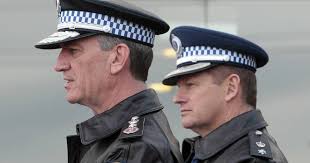 NSW Police Commissioner Andrew Scipione thanks Lake Illawarra police