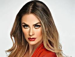 Discover what happened on this day. Aracely Arambula Uploaded A Nude Photo To Instagram Light Home