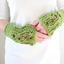 With free knitting patterns like these, you'll be happy to cuddle up on the couch. Easy Free Pattern Cozy Chunky Knit Hand Warmers A Box Of Twine