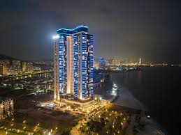 A La Carte Ha Long Bay Hotel & Residence