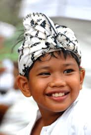 Gigantic selection of kids costumes and children's costumes in unusual and hard to find styles and sizes. File A Boy In Traditional Hindu Dress Nusa Lembongan Indonesia Jpg Wikipedia