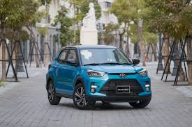 Top 6 mẫu xe Toyota 5 chỗ 2022 và bảng giá mới nhất