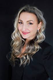 Kristin Sommers's Instagram, Twitter & Facebook