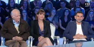 Aurore bergé (députée lrem) : Salut Les Terriens La Deputee Aurore Berge Attaquee Sur Sa Tenue