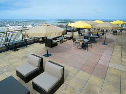 Landshark bar and grill in atlantic city is a family friendly restaurant serving great food and fun. The Best Nightlife In Atlantic City Tripadvisor