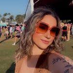 Shanna Stanton's Instagram, Twitter & Facebook