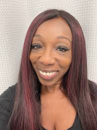 A Royal Queens Christmas (TV Movie 2021)