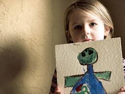 Mom serves as daughter's toughest art critic