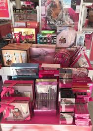 — the ariana grande fragrance team Ulta For The Holidays