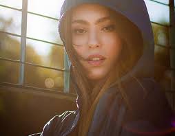 Gold Hour Projekty :: Photos, videos, logos, illustrations and branding ::  Behance