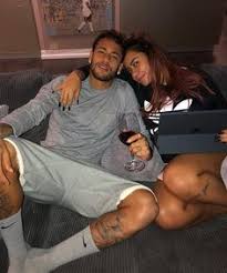 Neymar has always shared a close bond with his sister rafaella. 860 Ideias De É¾aÆ'aeÊ†Ê†a Rafaella Rafaella Neymar Rafaela Santos