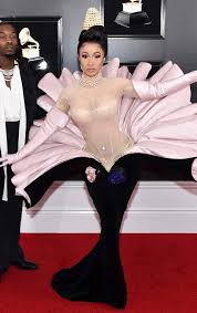 Grammys 2019: Cardi B Makes Out With Ex Offset on Grammys Red Carpet Amid  Reconciliation Rumors