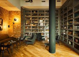 Comme Dans Un Loft Avec Vue Sur Le Skyline De New York Planete Deco A Homes World Hotel Design Decoration Maison Mobilier Maison