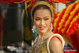 ▷ 10 Ways to Spot Ladyboys in Phuket - PHUKET 101