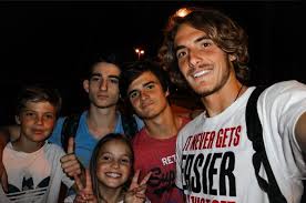 Αποστολοσ τσιτσιπασ στεφανοσ τσιτσιπασ τενισ τσιτσιπασ. Poia Einai H Aysthrh Rwsida Tenistria Mhtera Toy People Amp Style Eidhseis