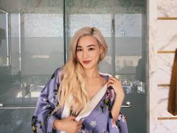 k pop star tiffany young do her 18 step