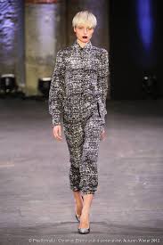 Short hair styles are easy, breezy and completely individual! Which Make Up For Short Hair
