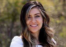 Abbey Baum's Instagram, Twitter & Facebook