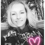 Lindsay Lantz's Instagram, Twitter & Facebook