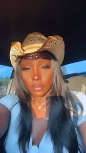 Ebony Simmons (@_skinlikegold_) • Threads, Say more