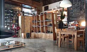 Un Uso Diverso Delle Pareti Unika Di Devina Nais Una Gigantesca Cantina Per I Vostri Vini Interiordesign Arredament Arredamento Design Contemporaneo Design