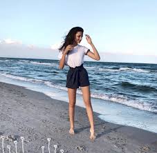 Idei Dlya Foto Na More More Ideidlyafoto Love Yourself Sea Girl Photography Poses Summer Photography Summer Photos